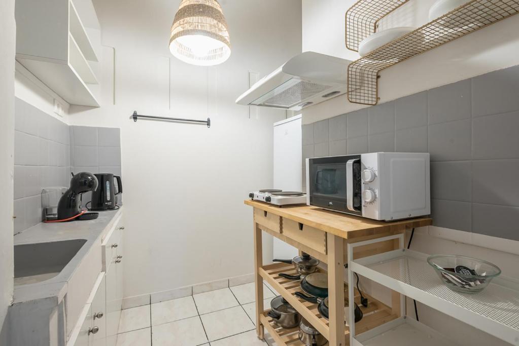 Pame Rentals - 2Bd Home, 4 Min To Acropolis Athens Luaran gambar