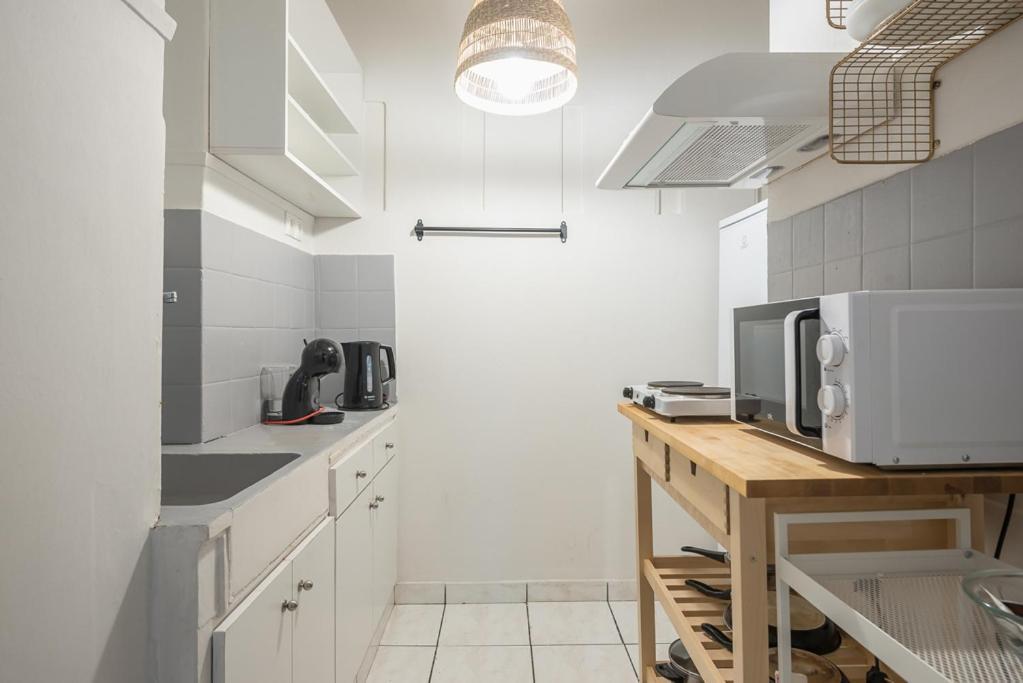 Pame Rentals - 2Bd Home, 4 Min To Acropolis Athens Luaran gambar