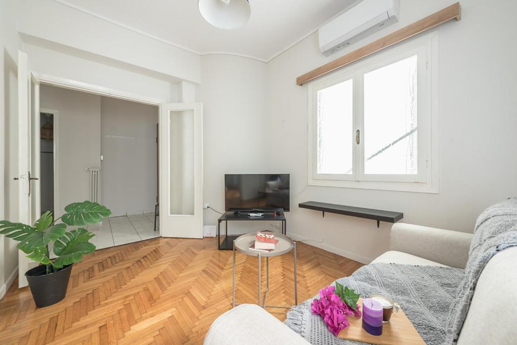 Pame Rentals - 2Bd Home, 4 Min To Acropolis Athens Luaran gambar
